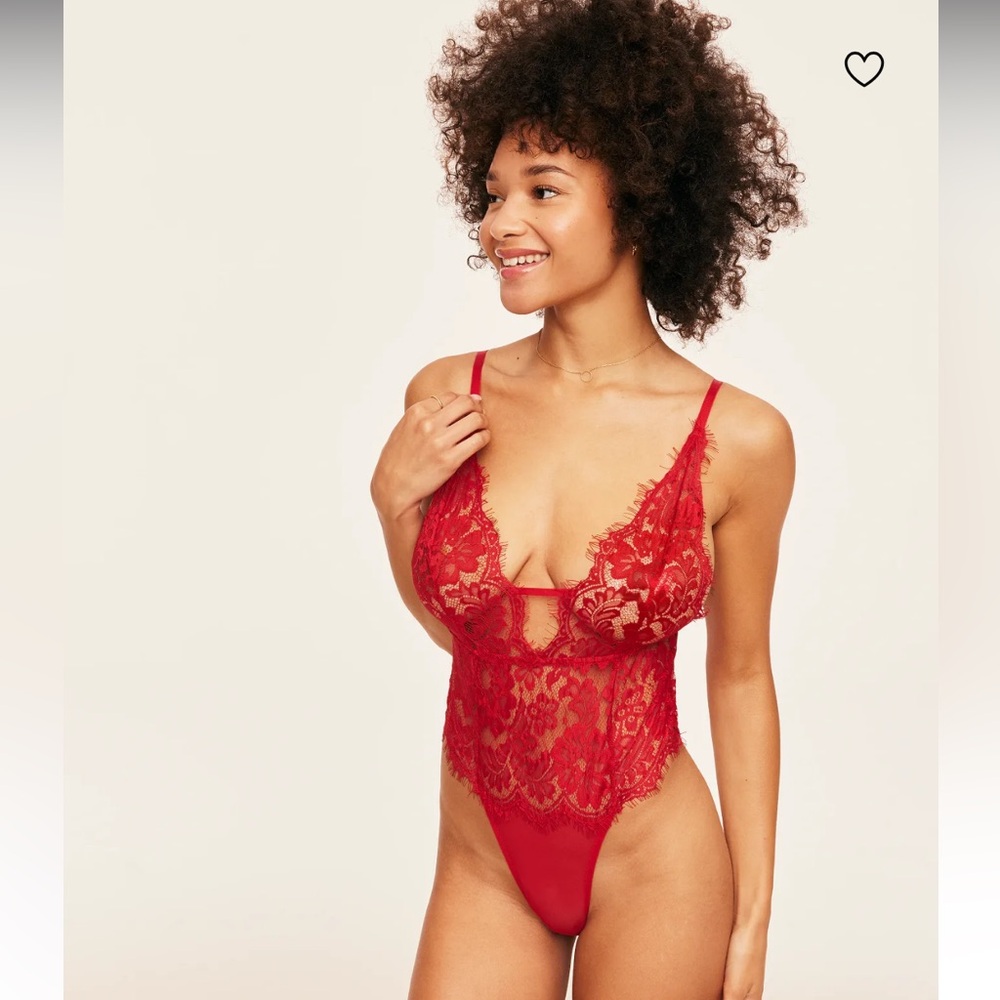Adore Me NWT Sz Med Annushka Unlined Vibrant Lace Chemise in Barbados Cherry 🍒